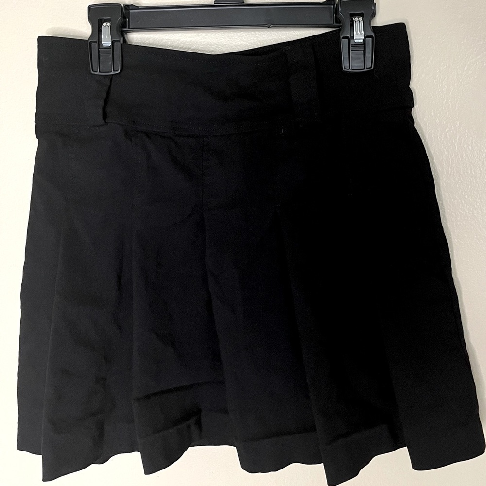 BLACK SKIRT
